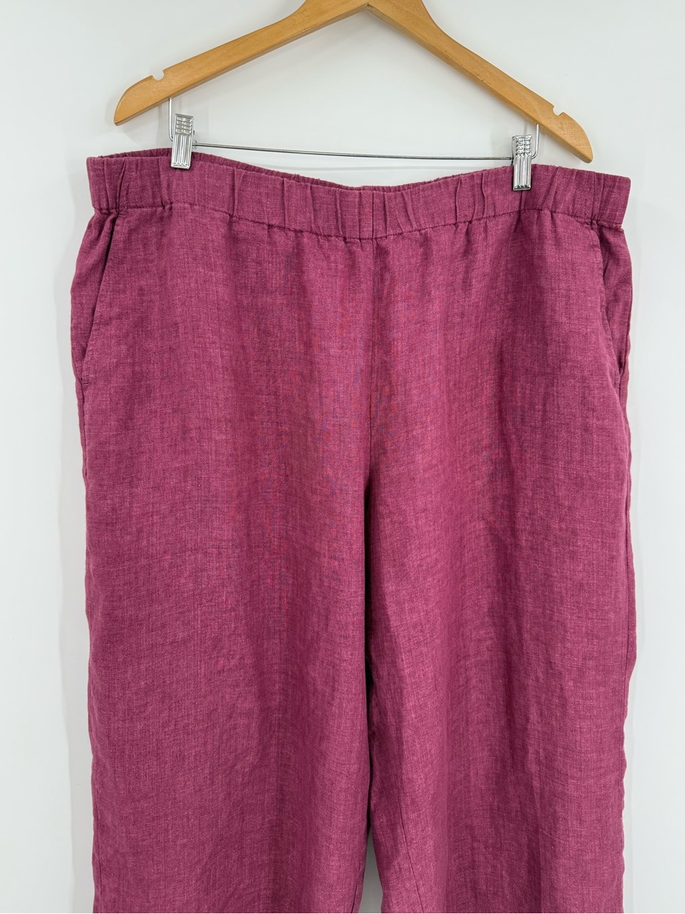 Eileen Fisher Organic Linen Cropped Lantern Pants | Berry | 1X - Picture 4 of 8